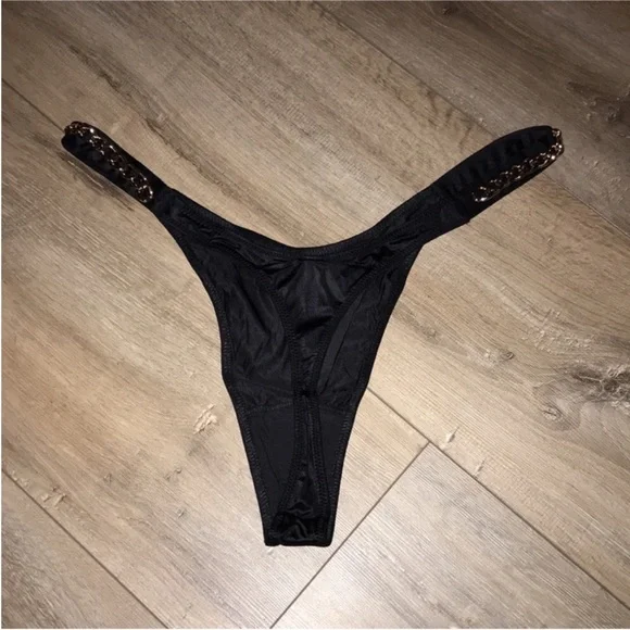 Victoria’s Secret Very Sexy Chain Strap Thong Panty - Picture 4 of 7